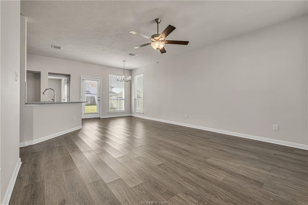 218 Cross Ln - Photo 2 of 31