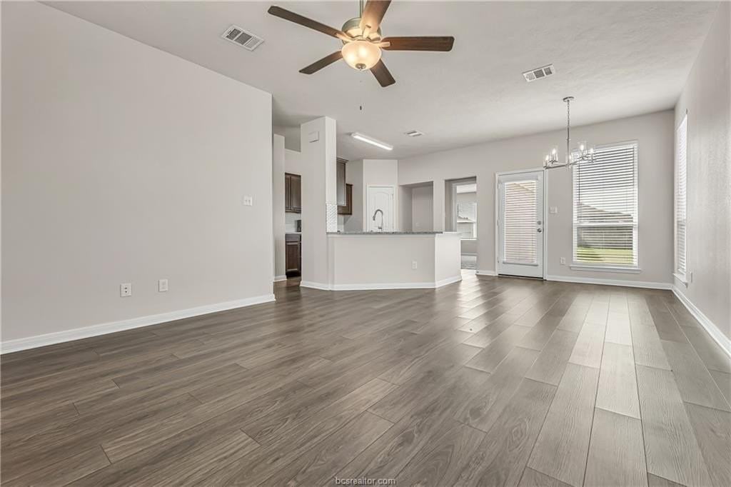 218 Cross Ln - Photo 3 of 31