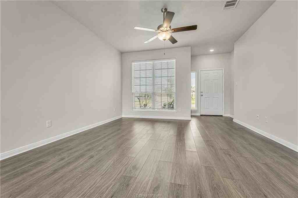 218 Cross Ln - Photo 4 of 31