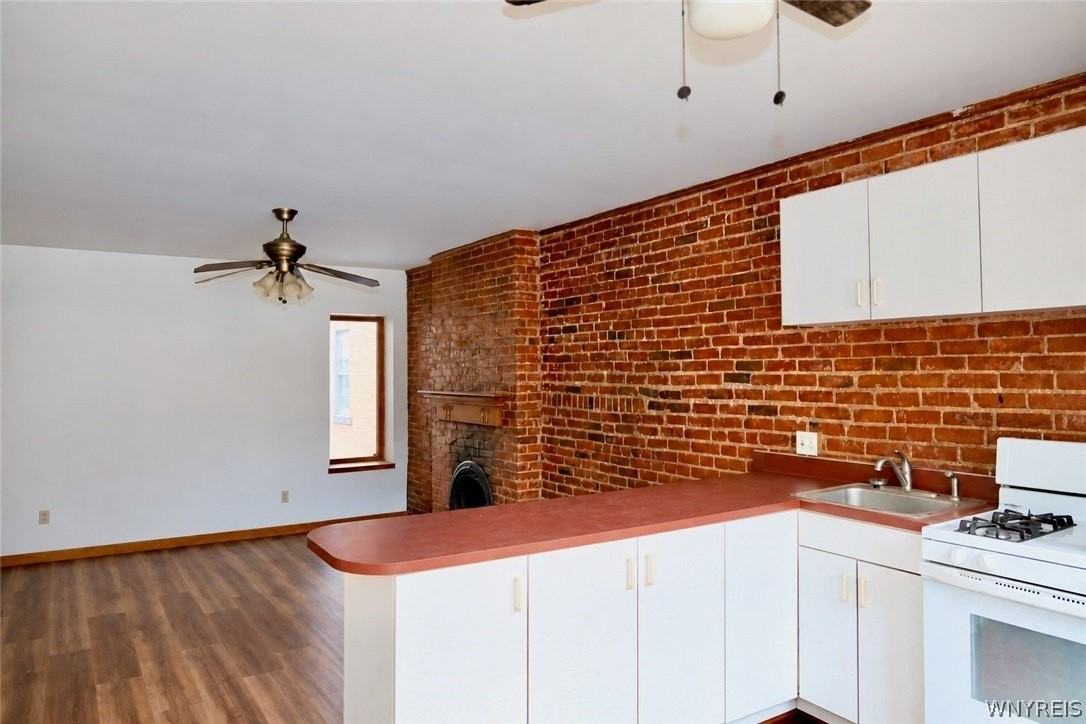 120 N Pearl St - Photo 2 of 9