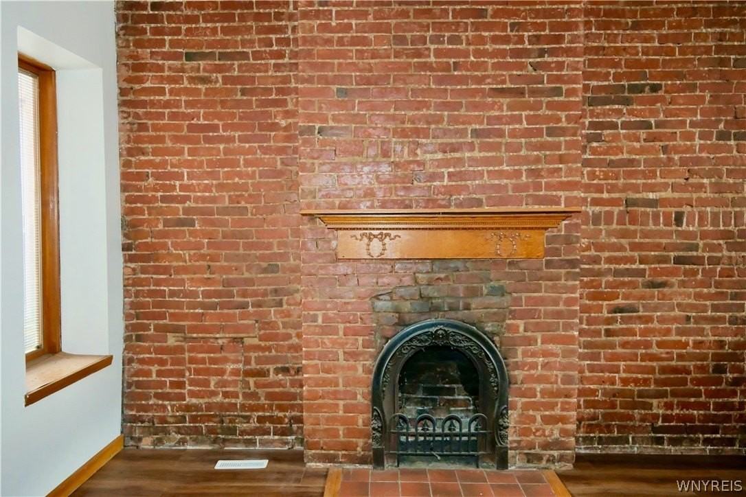 120 N Pearl St - Photo 4 of 9