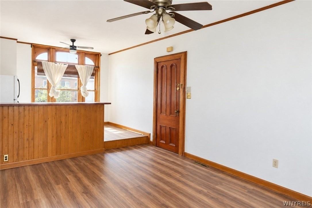 120 N Pearl St - Photo 5 of 9