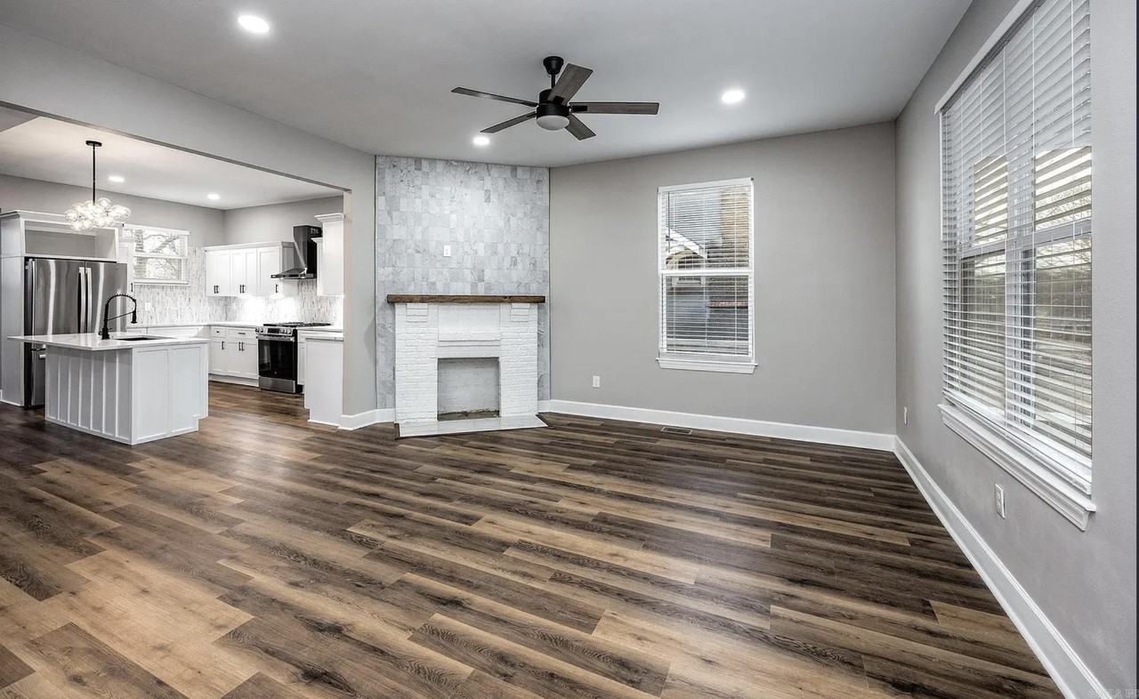 1105 W 24th St - Photo 5 of 20
