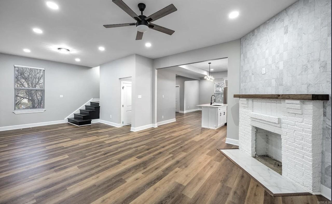 1105 W 24th St - Photo 6 of 20