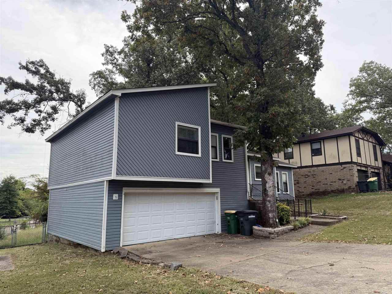 22 Pennwood Dr - Photo 3 of 21