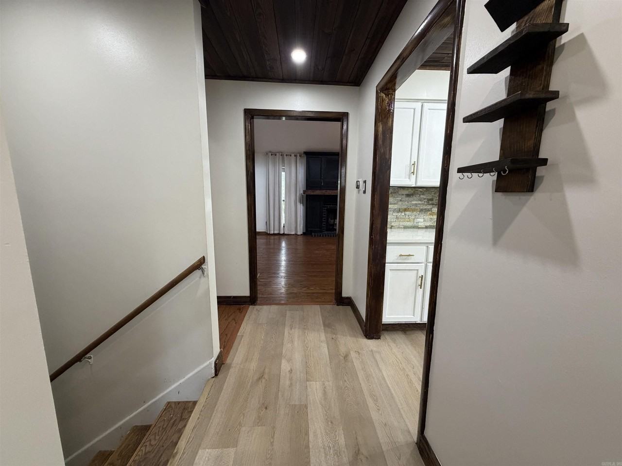22 Pennwood Dr - Photo 4 of 21