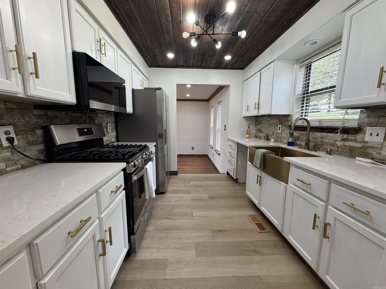 22 Pennwood Dr - Photo 6 of 21