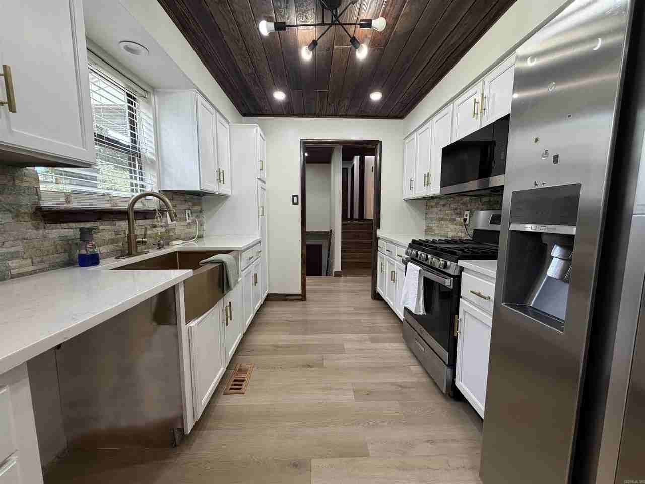 22 Pennwood Dr - Photo 7 of 21