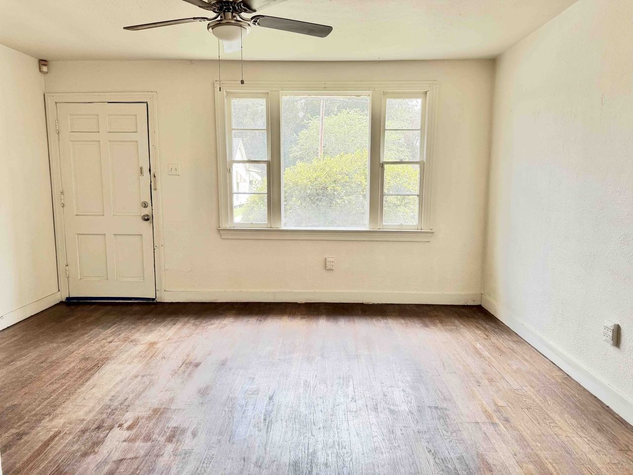 867 N 39th St #1 - Photo 2 of 10