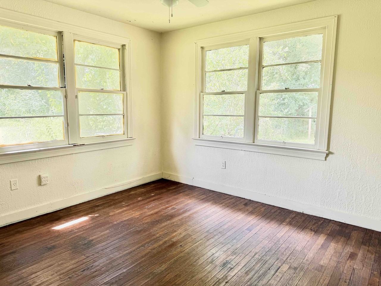 867 N 39th St #1 - Photo 6 of 10