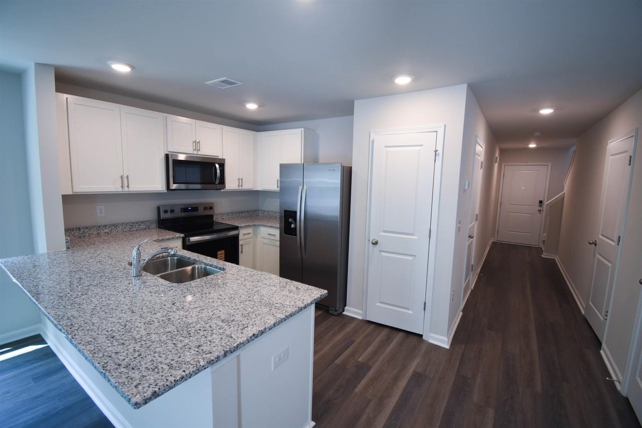 619 Golden Resin Rd - Photo 4 of 14