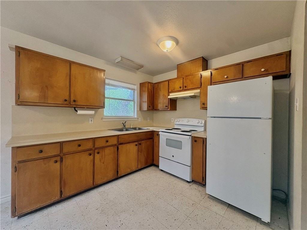 1225 S Whitney St - Photo 4 of 14