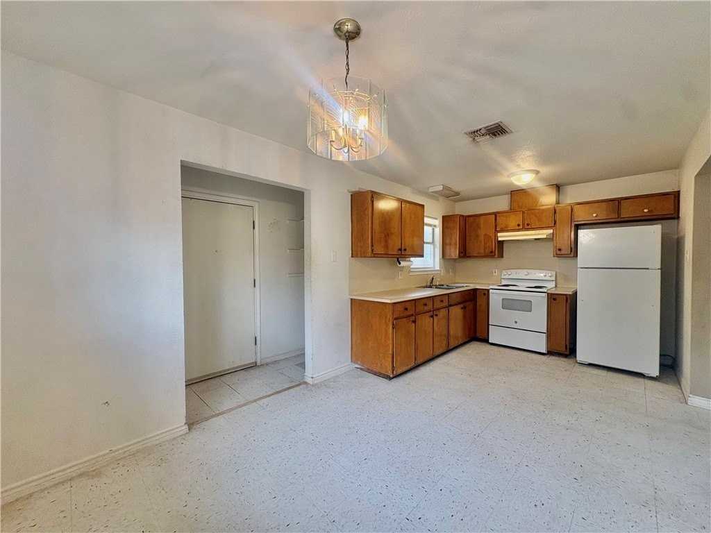 1225 S Whitney St - Photo 5 of 14