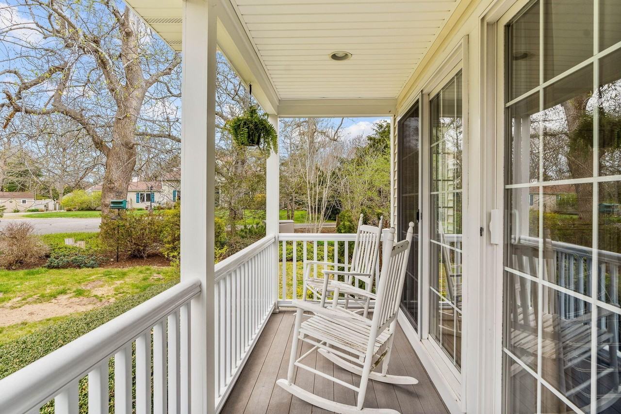 7 Wolf Rd - Photo 6 of 49