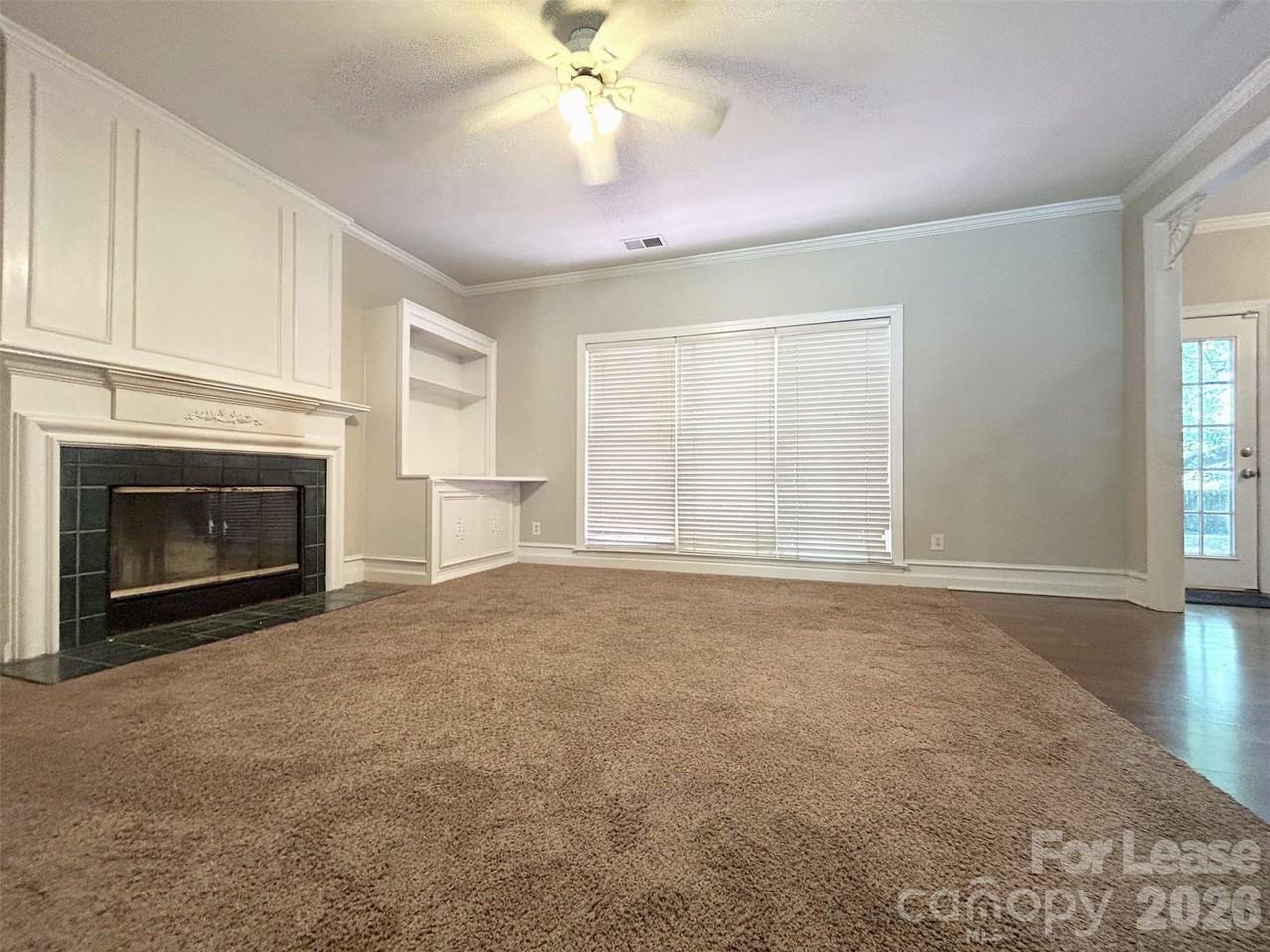 733 Meadow Lake Dr - Photo 6 of 31