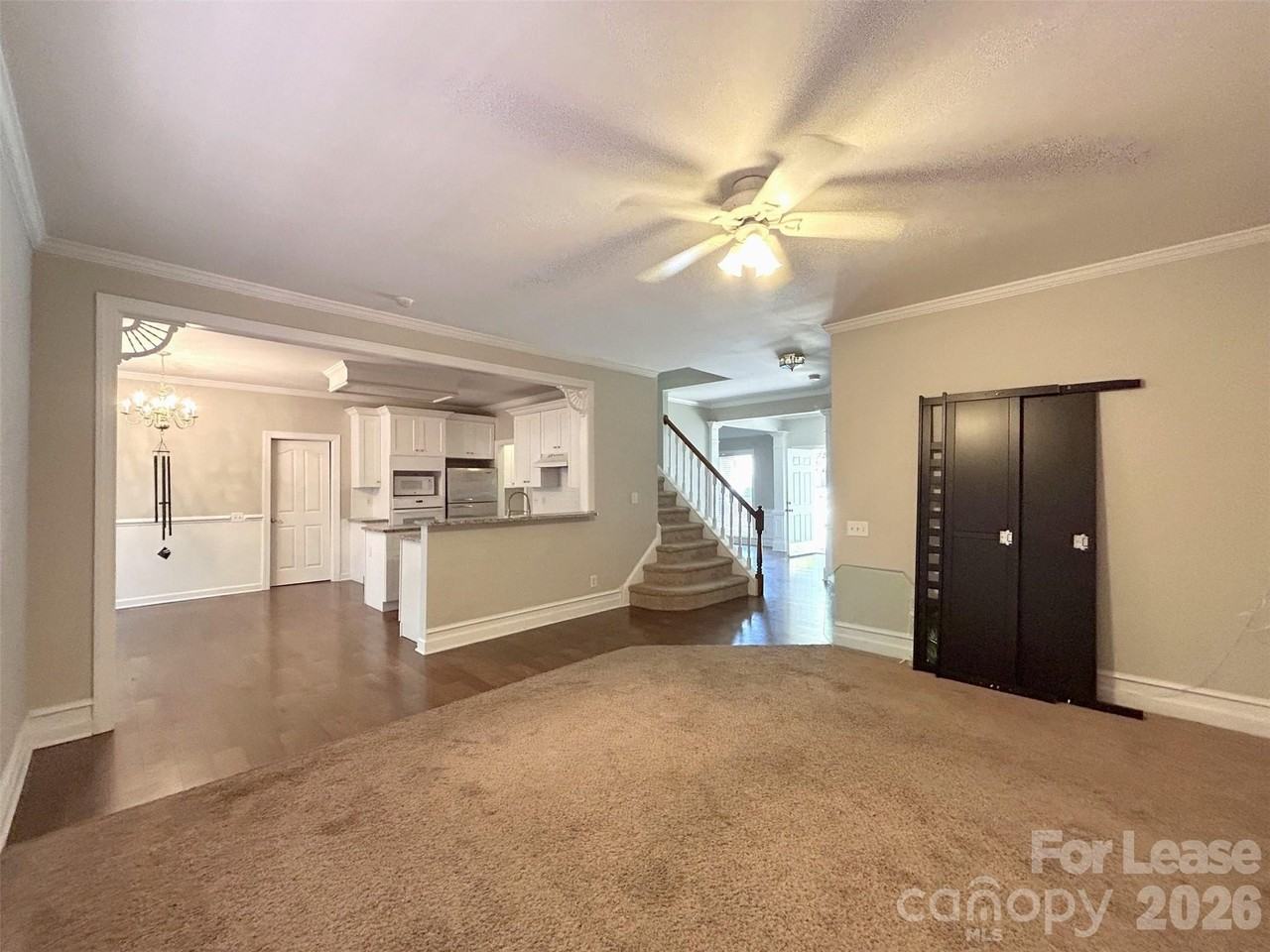 733 Meadow Lake Dr - Photo 7 of 31