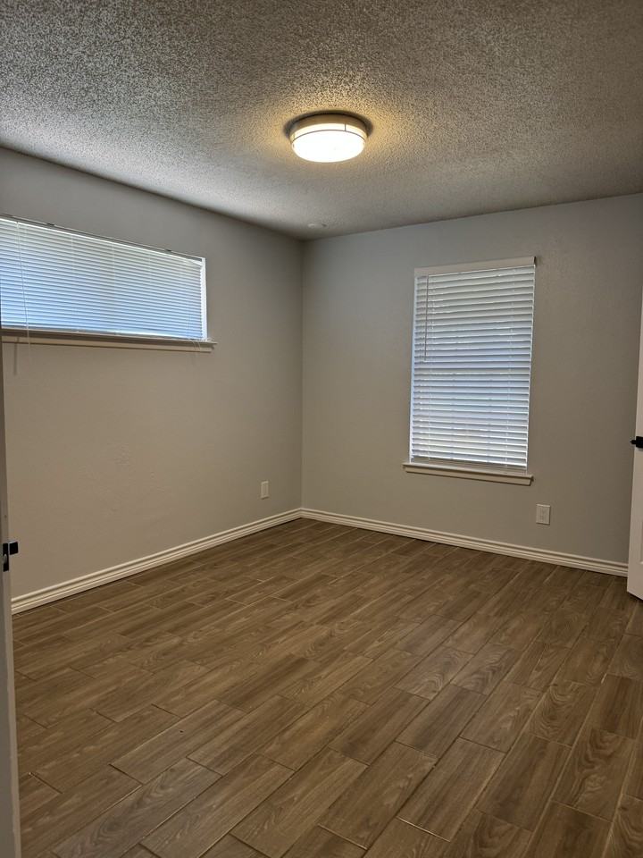2121 Oak Valley Ln #1 - Photo 3 of 26