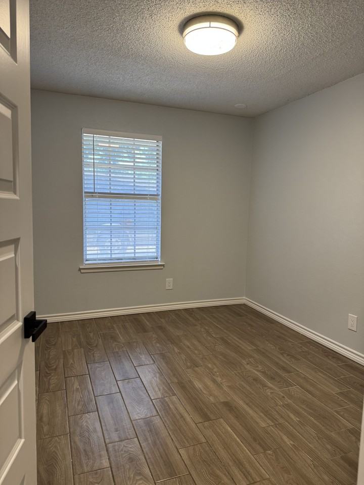 2121 Oak Valley Ln #1 - Photo 7 of 26