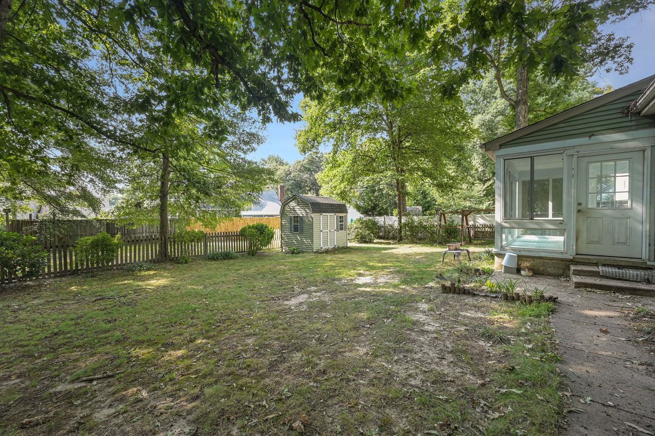Johnson- 44 Freedom Dr #1 - Photo 2 of 27