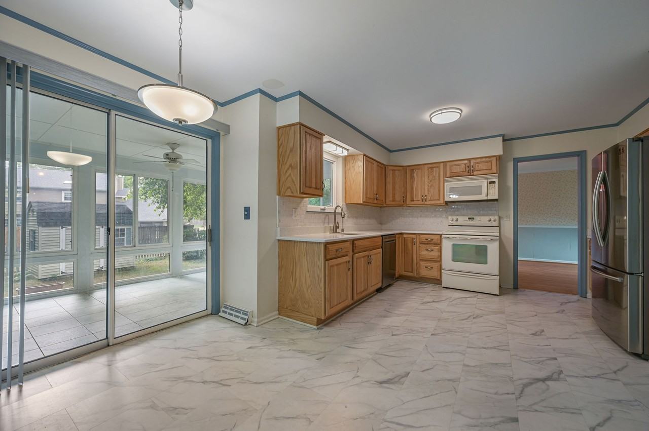 Johnson- 44 Freedom Dr #1 - Photo 5 of 27