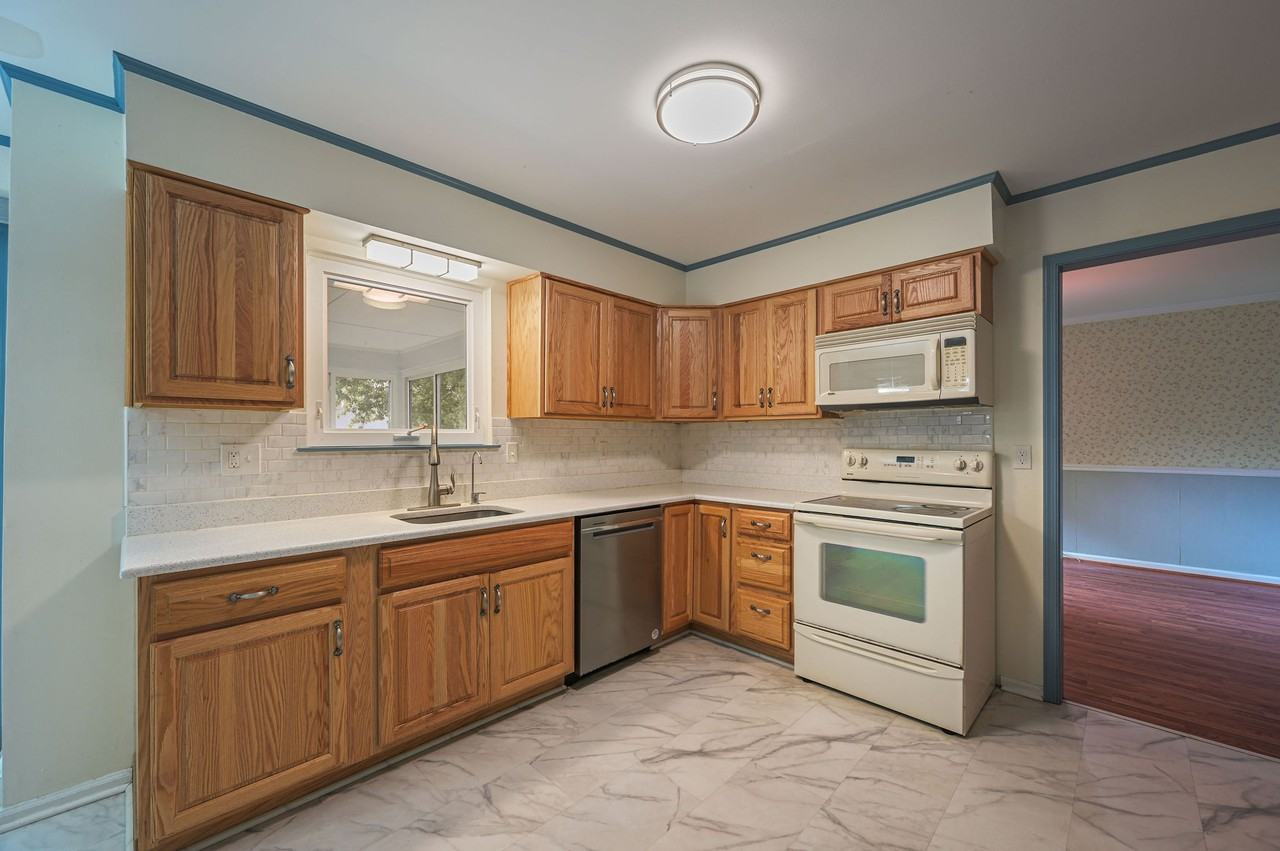 Johnson- 44 Freedom Dr #1 - Photo 6 of 27