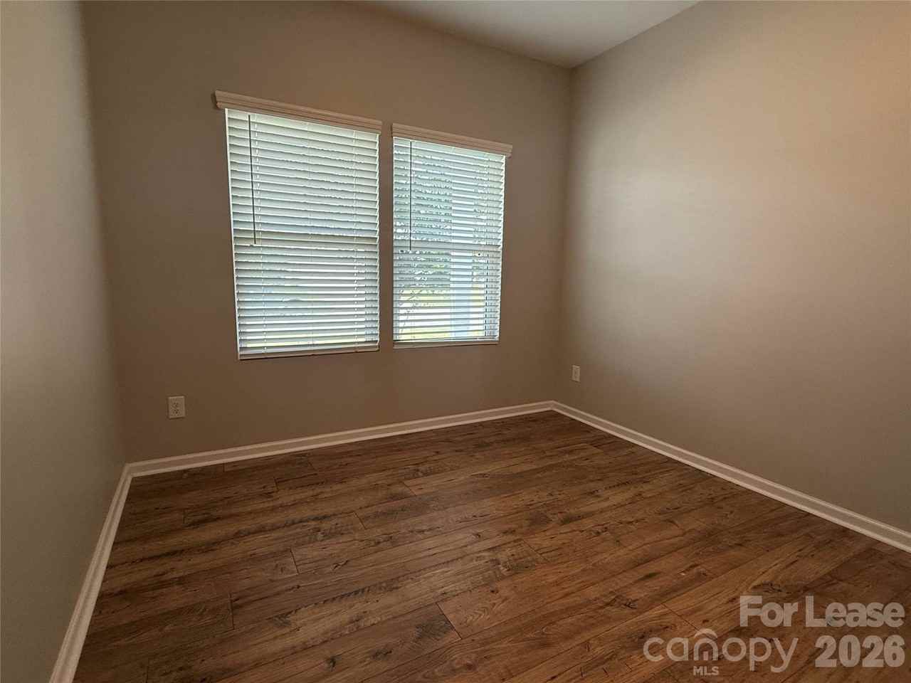 201 Old Harbor Dr - Photo 3 of 44