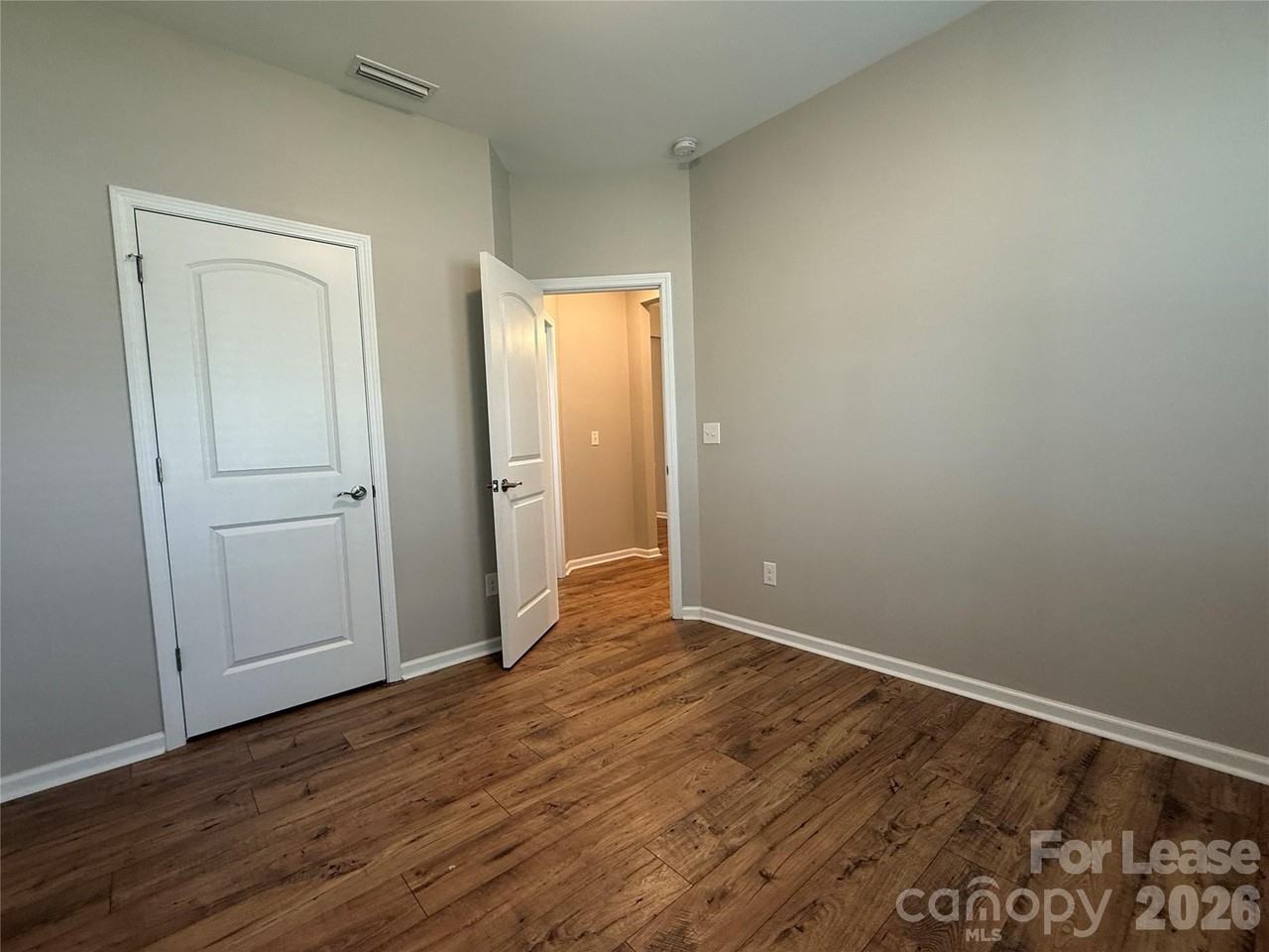 201 Old Harbor Dr - Photo 5 of 44
