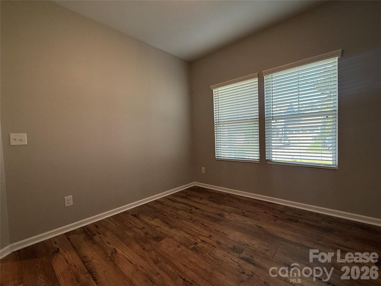 201 Old Harbor Dr - Photo 6 of 44
