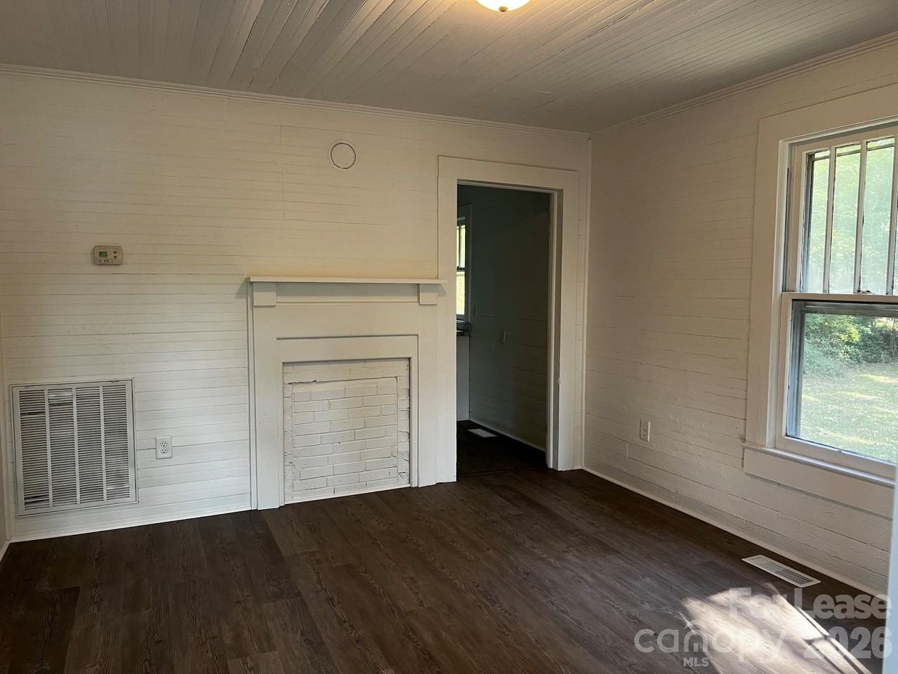 209 Berry Ave - Photo 3 of 7