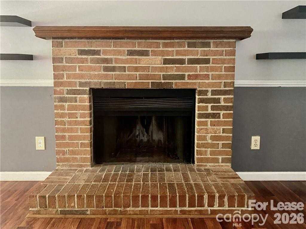 3914 Aster Dr - Photo 4 of 18