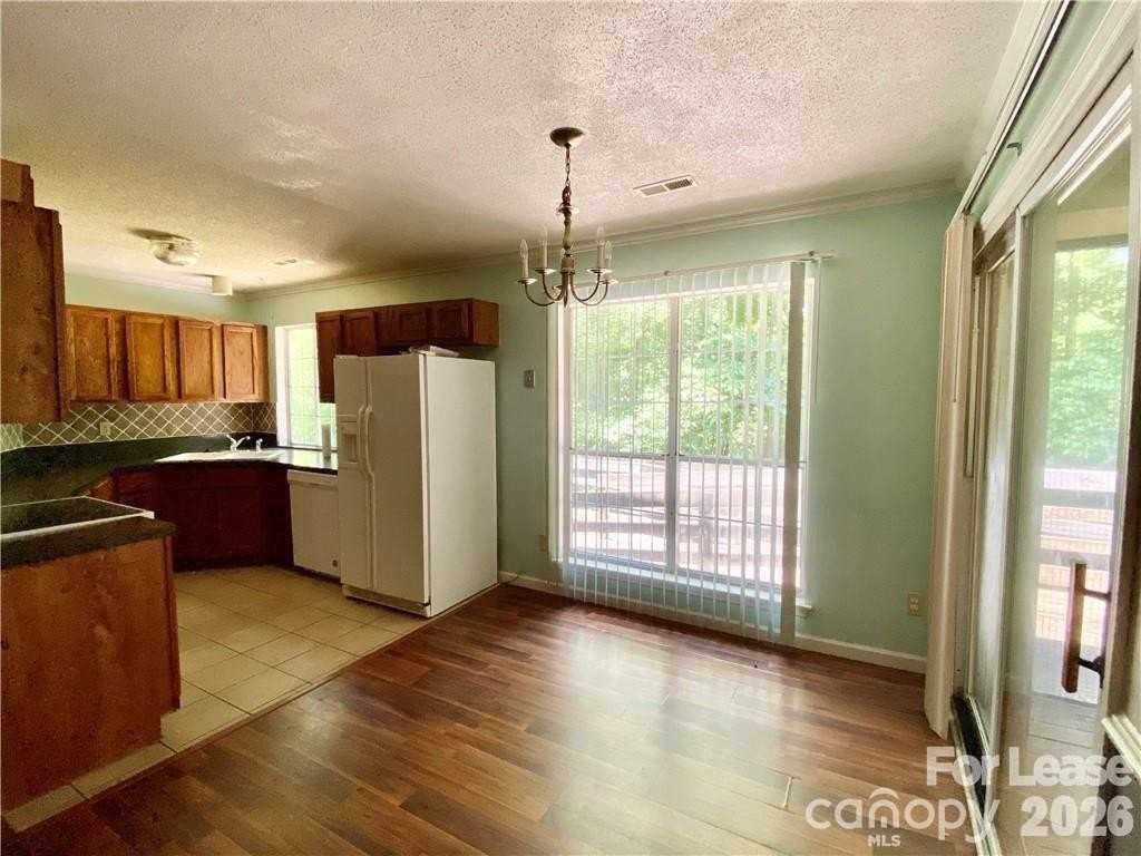 3914 Aster Dr - Photo 7 of 18
