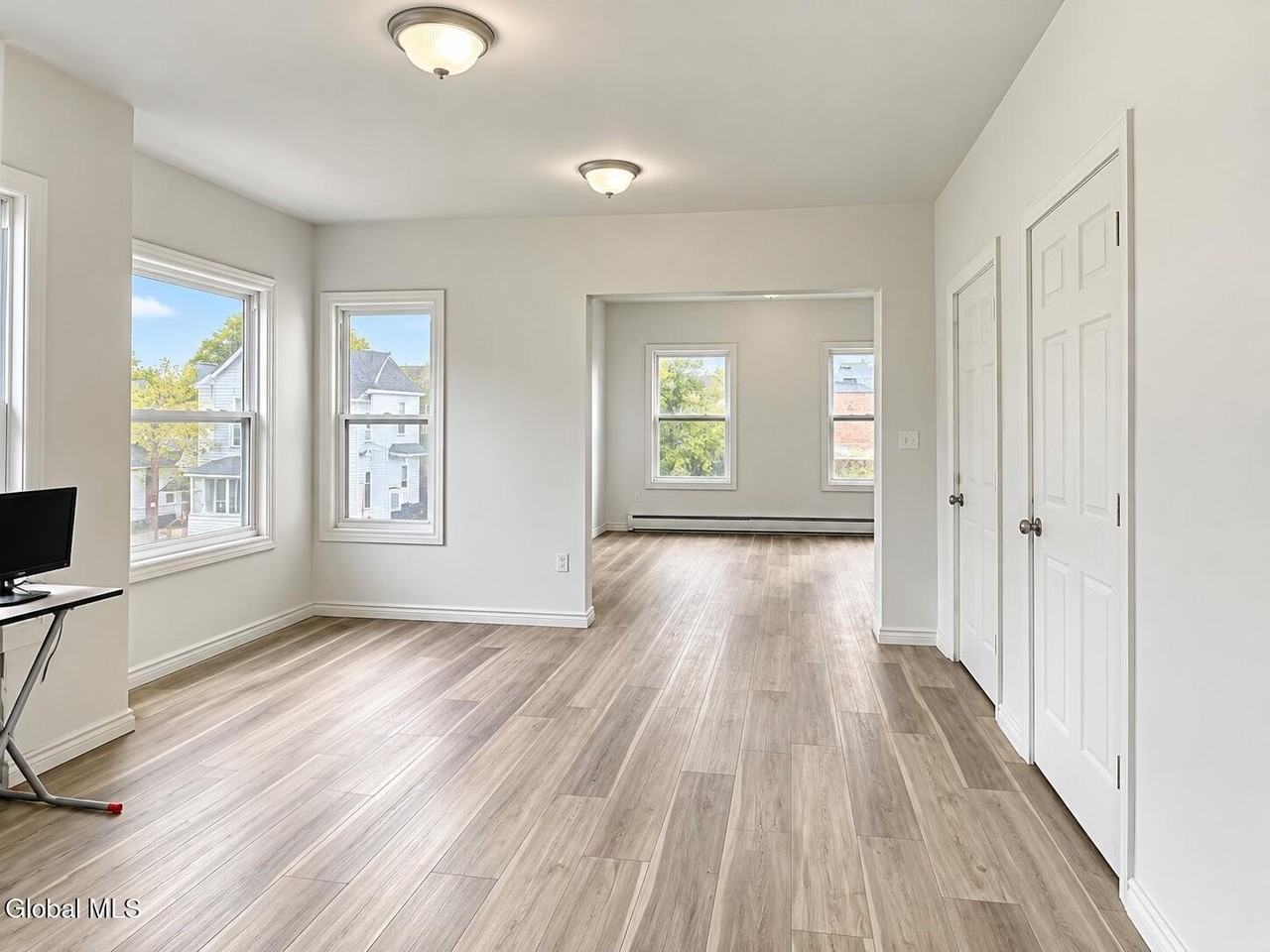 33 Storrie St #2UPSTAIRS - Photo 2 of 16