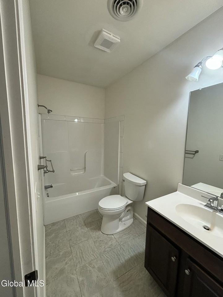 940 New Loudon Rd - Photo 5 of 14