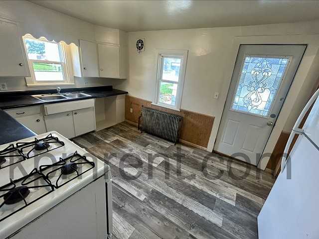 810 3rd Ave Nw #1 - Photo 2 of 22