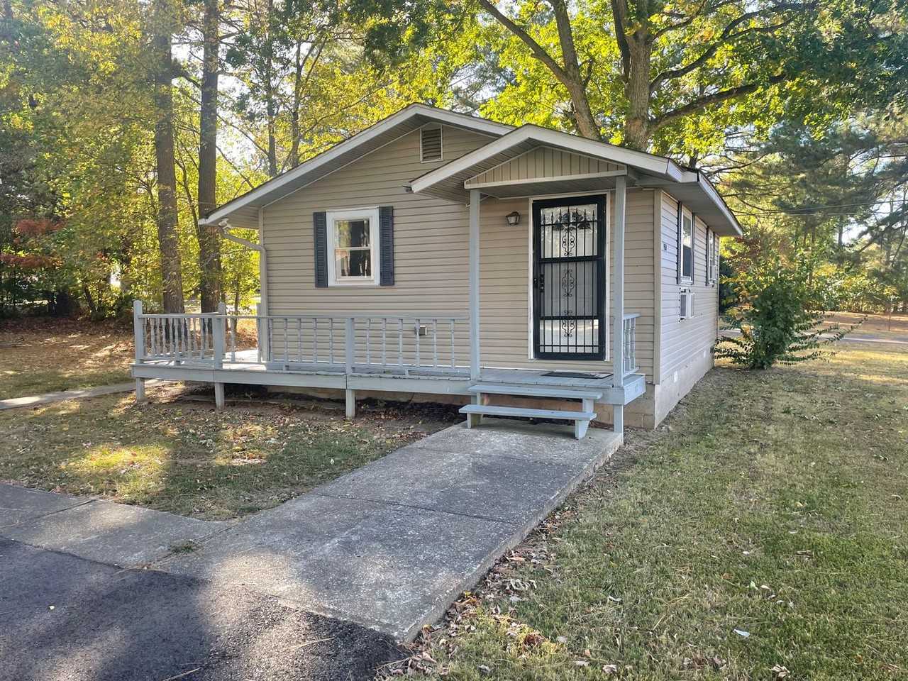 150 W Peach St - Photo 2 of 9