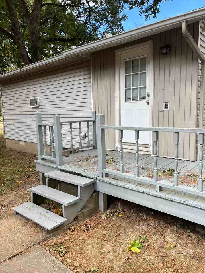 150 W Peach St - Photo 3 of 9
