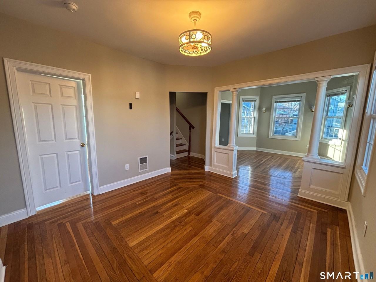 19 Darina Pl - Photo 3 of 22