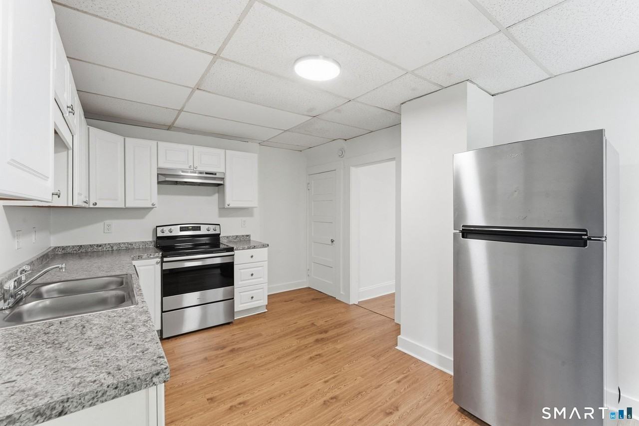 203 Center St - Photo 7 of 25