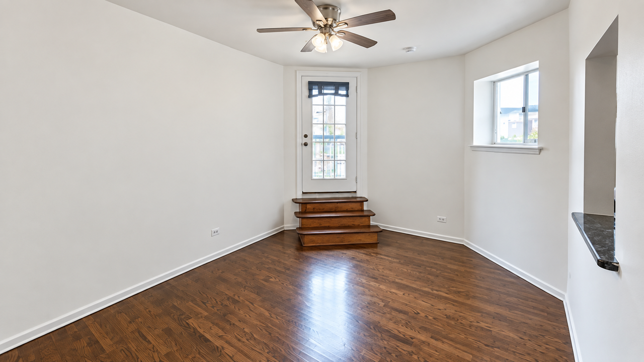 3133 W Augusta Blvd #1RE - Photo 3 of 9