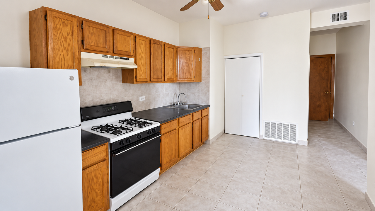 3133 W Augusta Blvd #1RE - Photo 5 of 9