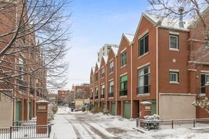 featured image of 1745 N Hermitage Ave #E