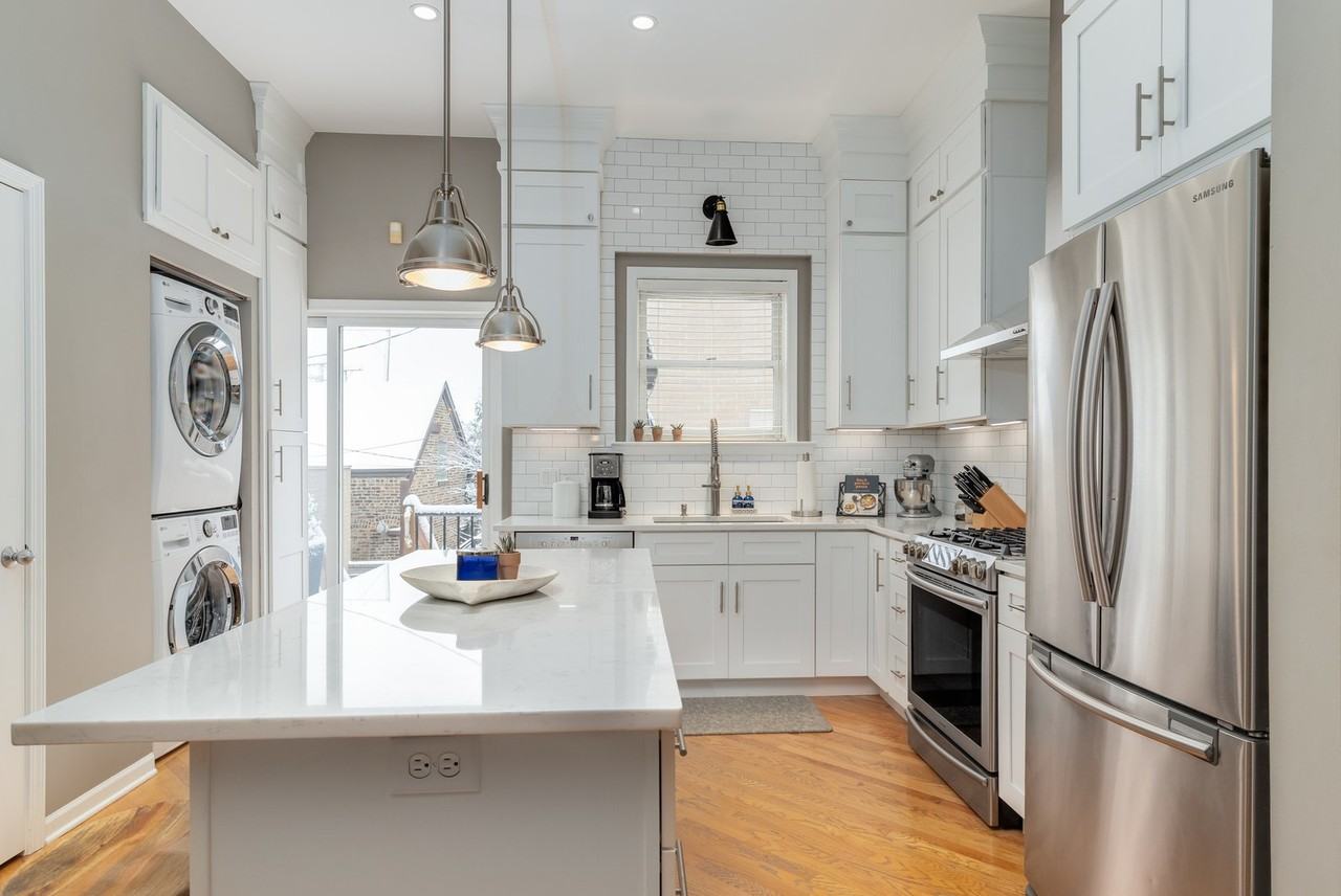 1745 N Hermitage Ave #E - Photo 2 of 18