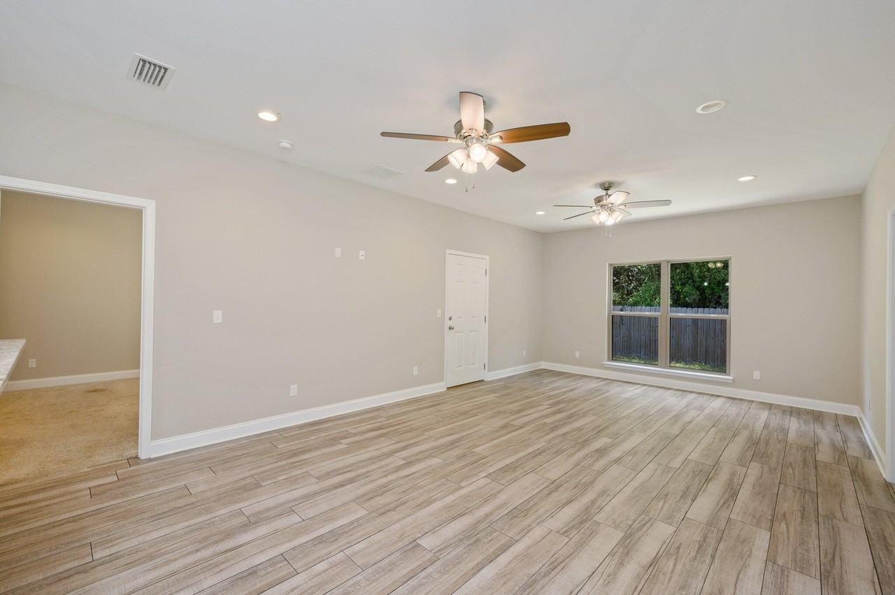 2239 Tom St - Photo 6 of 37
