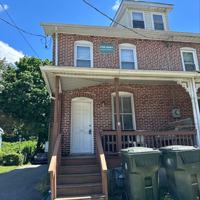 featured image of 129 1/2 E Cleveland Ave #1