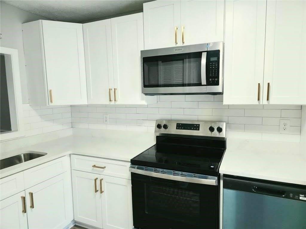 1221 Oak Forest Ct Sw - Photo 3 of 16