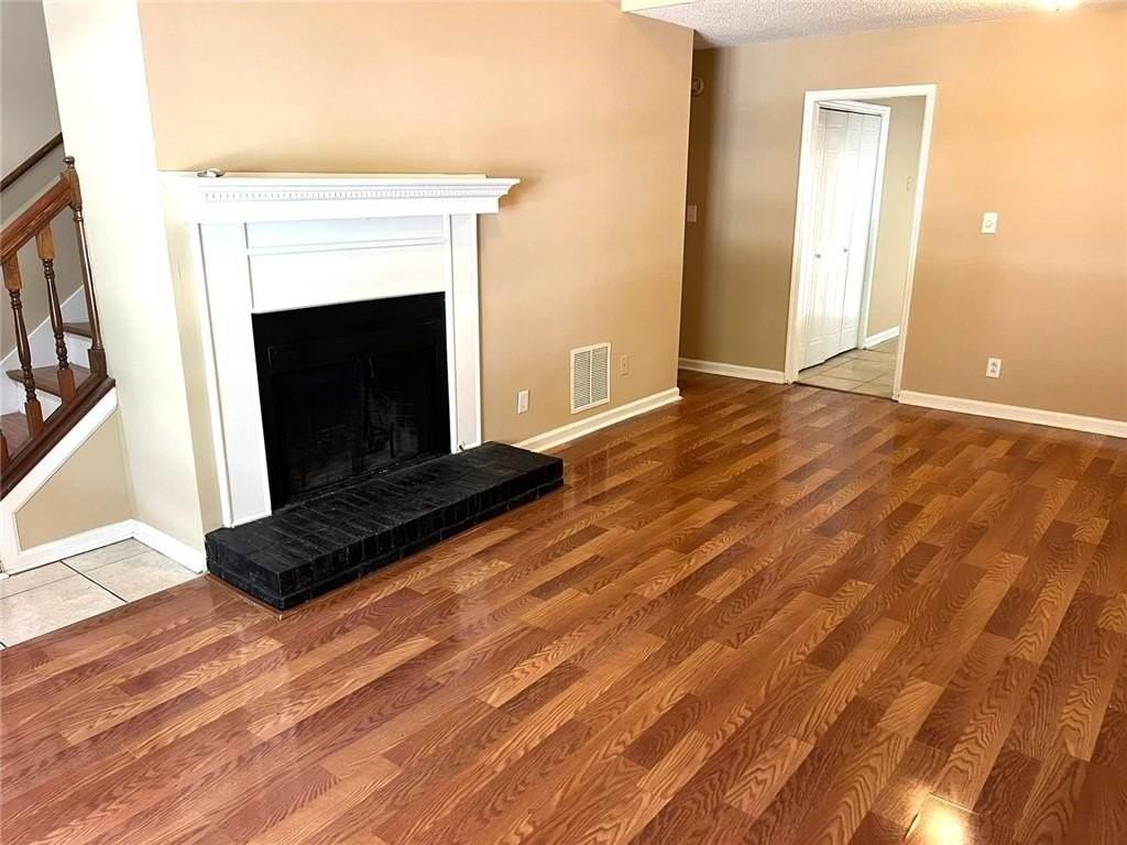 8019 Woodlake Dr - Photo 4 of 24