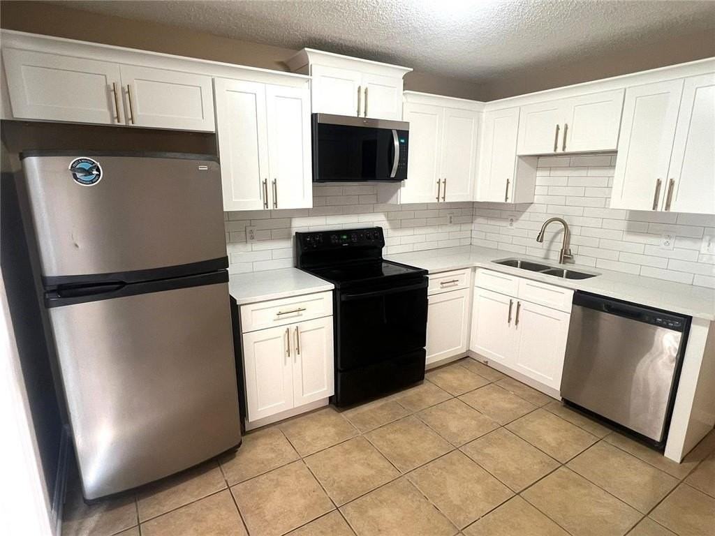 8019 Woodlake Dr - Photo 7 of 24