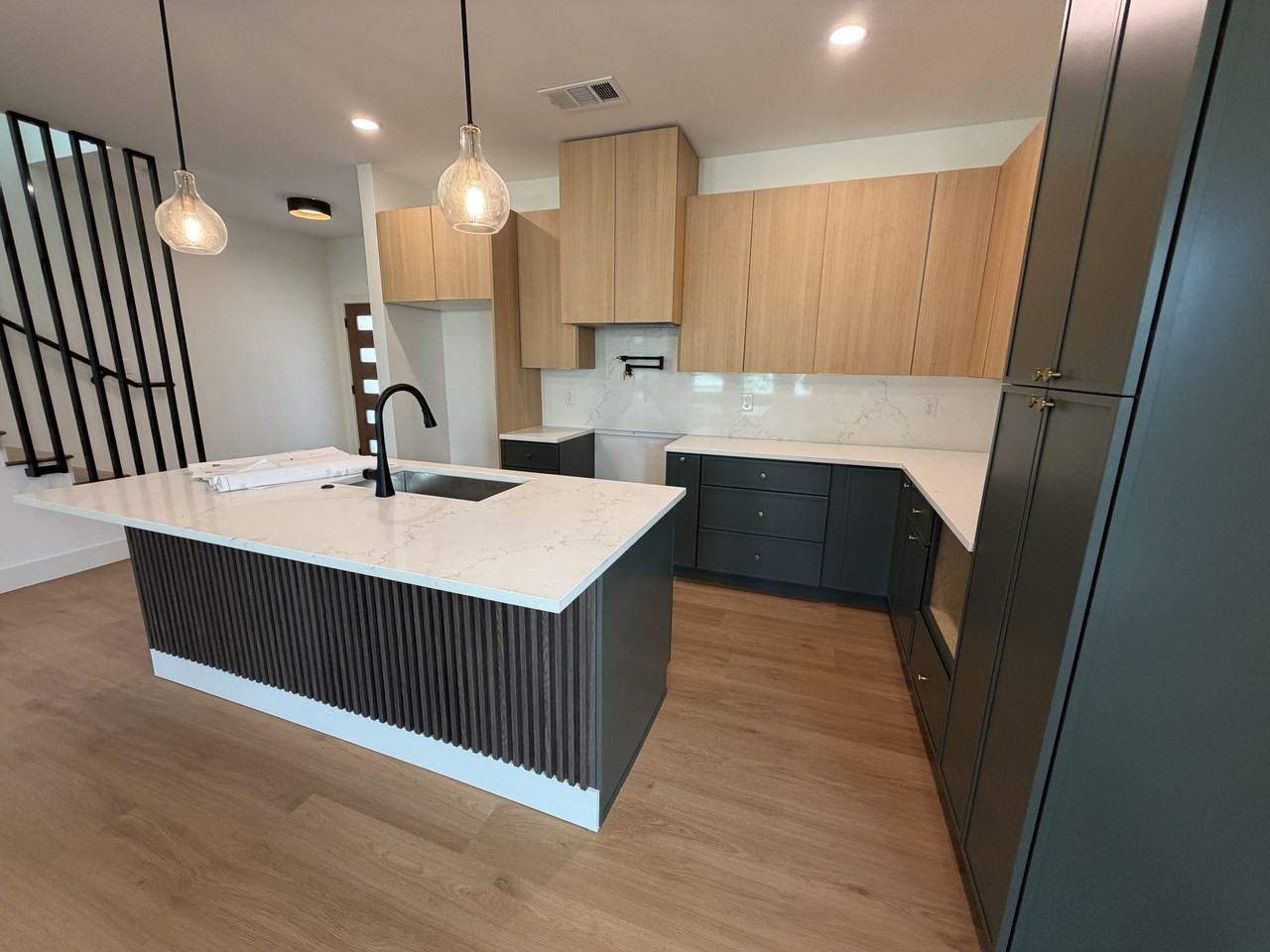 2314 E 11th St #2314 - Photo 4 of 13