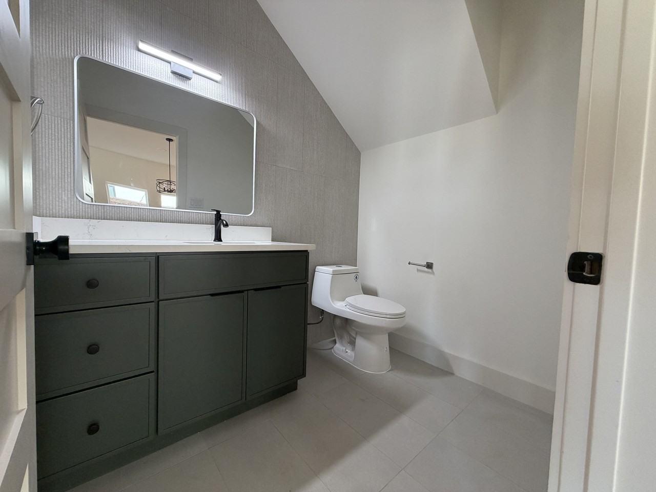 2314 E 11th St #2314 - Photo 6 of 13