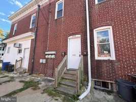 featured image of 345 Woodland St